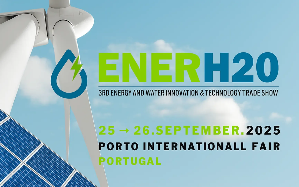 Público visita feira de tecnologia sustentável em Viana do Castelo, com destaque para painéis solares e soluções de energia limpa.