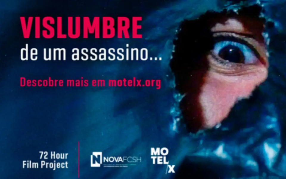 Close-up de um olho espreitando por um buraco em plástico rasgado, com o texto “Vislumbre de um assassino… Descobre mais em motelx.org”, promovendo o 72 Hour Film Project do festival MOTELX 2025.