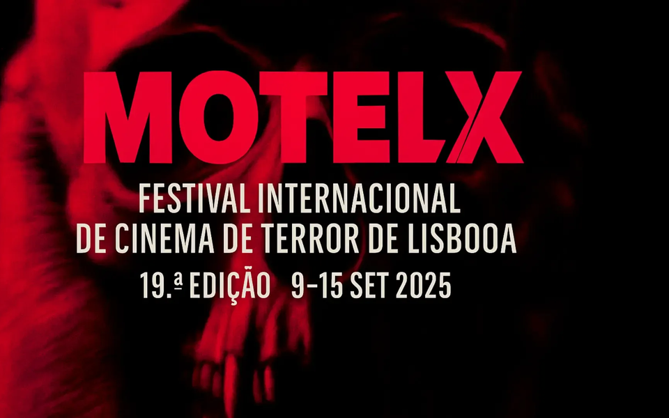 Banner do MOTELX 2025 com fundo vermelho e preto, destacando a 19.ª edição do Festival Internacional de Cinema de Terror de Lisboa, de 9 a 15 de setembro de 2025.